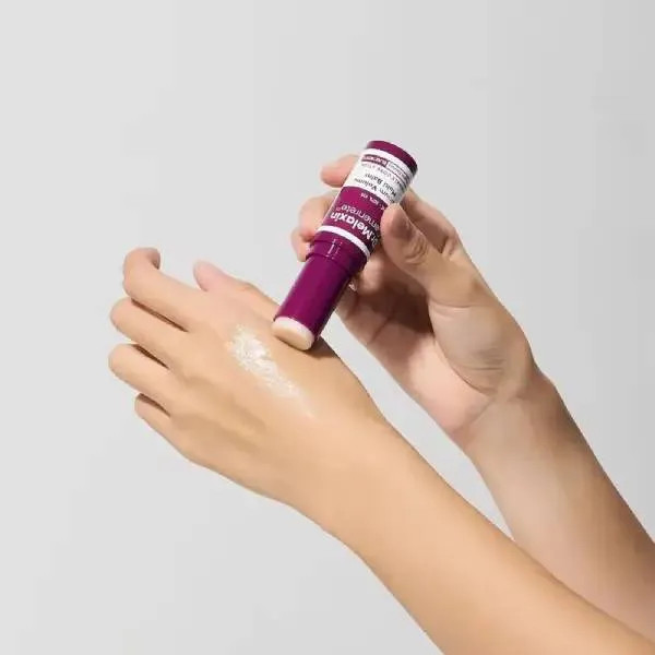 بالم استیکی دورچشم حجم دهنده ضد چروک و سفت کننده کلسیم دکتر ملاکسین اصل Dr.Melaxin حجم 9 گرم