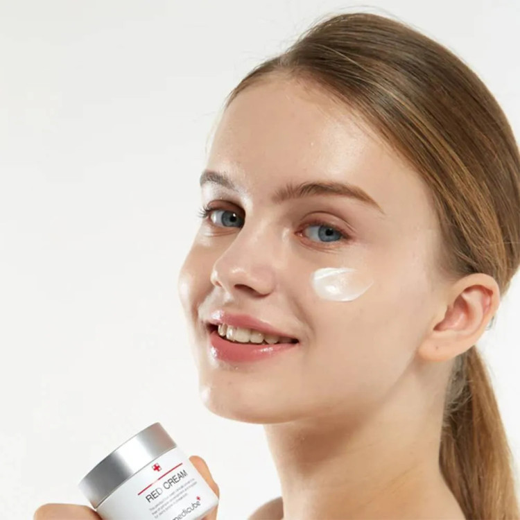 کرم ضد جوش و تسکین دهنده مدی کیوب اصل Medicube Red Cream حجم 50 میل