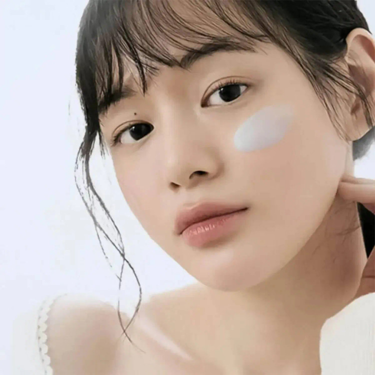 کرم آبرسان دریایی صورت دکتر آلتیا اصل Dr.Althea مدل آکوا مارین Aqua Marine Watery Cream مناسب انواع پوست حجم 50 میل