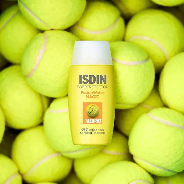 ضد آفتاب بدون رنگ فوق سبک مجیک ایزدین اصل ISDIN Fusion Water SPF50 حجم 50 میل