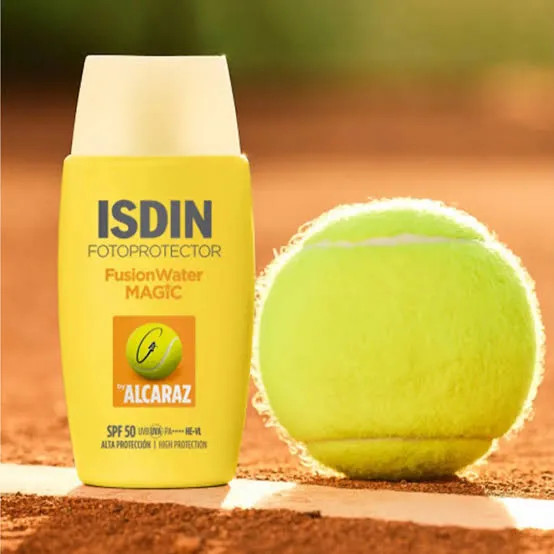 ضد آفتاب بدون رنگ فوق سبک مجیک ایزدین اصل ISDIN Fusion Water SPF50 حجم 50 میل