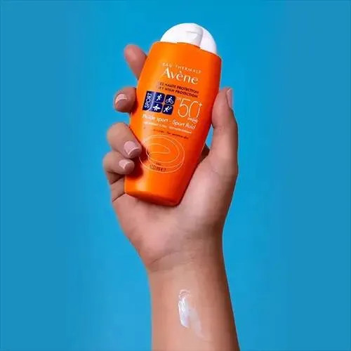 کرم ضد آفتاب بی رنگ مدل فلوئید اسپرت اون اصل AVENE با +SPF50 مناسب انواع پوست حجم 100 میل