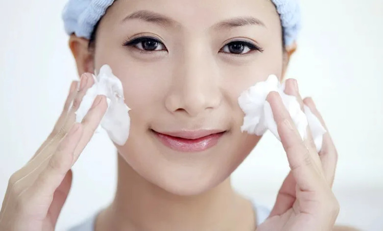 فوم شستشو پوست نرمال تا خشک کلارنس اصل CLARINS Alpine Herbs حجم 125 میل