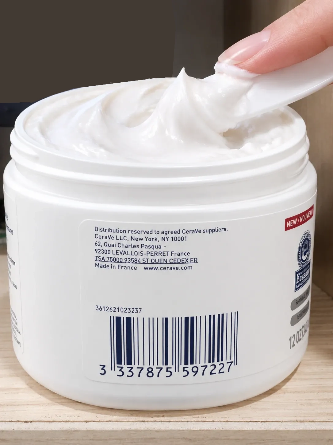 کرم مرطوبکننده و آبرسان قوی سراوی اصل مدل CeraVe Moisturising مناسب پوست خشک،حساس و مستعد اگزما حجم ۳۴۰ گرم